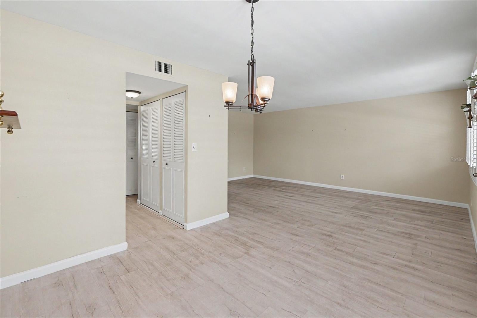 4720 LOCUST STREET NE 206