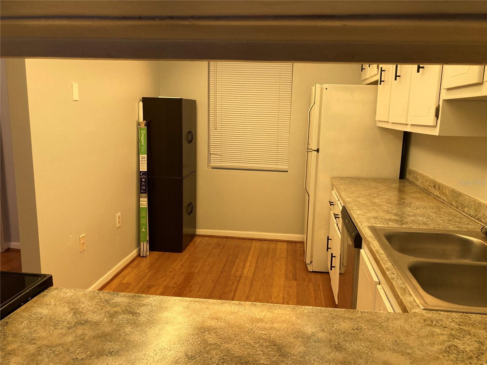 MOORINGS OF MAXIMO CONDO - Residential Lease