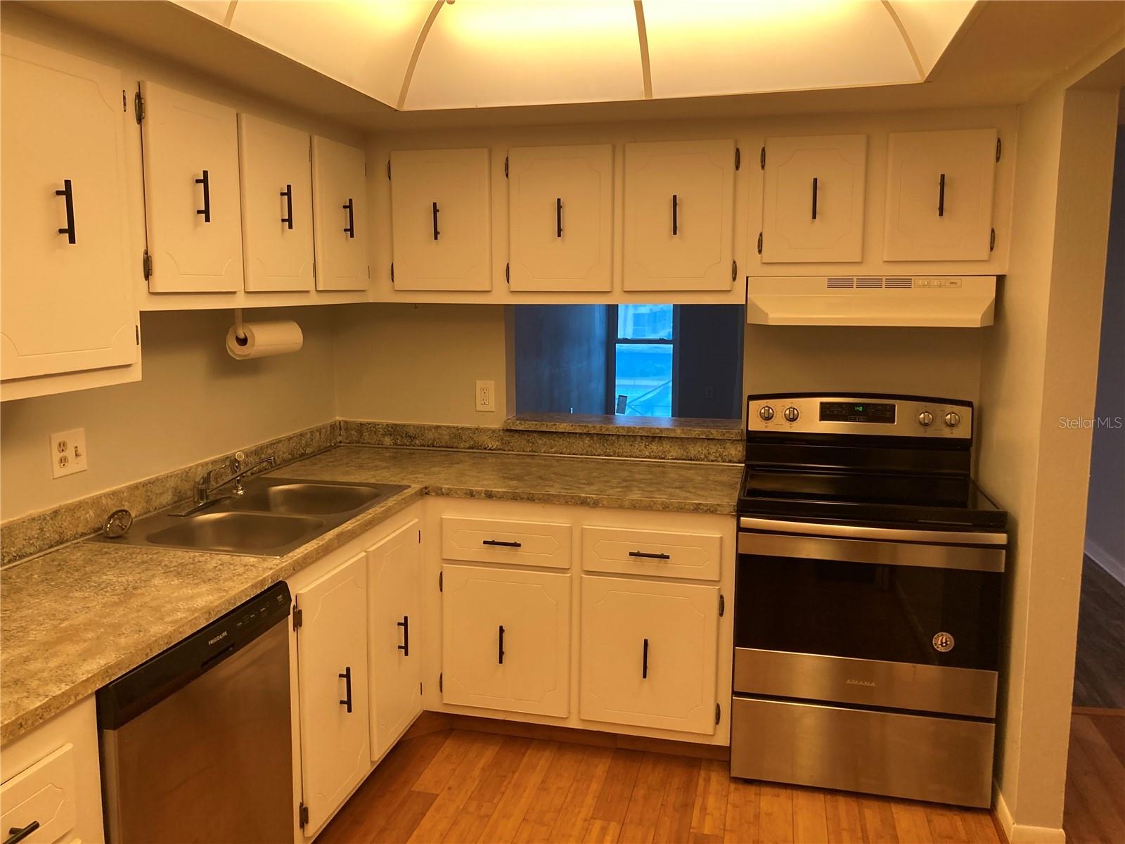 MOORINGS OF MAXIMO CONDO - Residential Lease