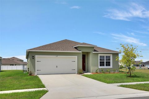 A home in WINTER HAVEN