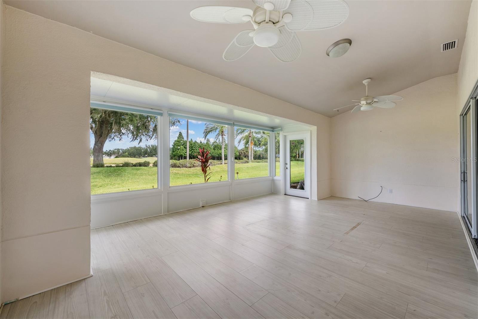 CORINTH CONDO - Residential