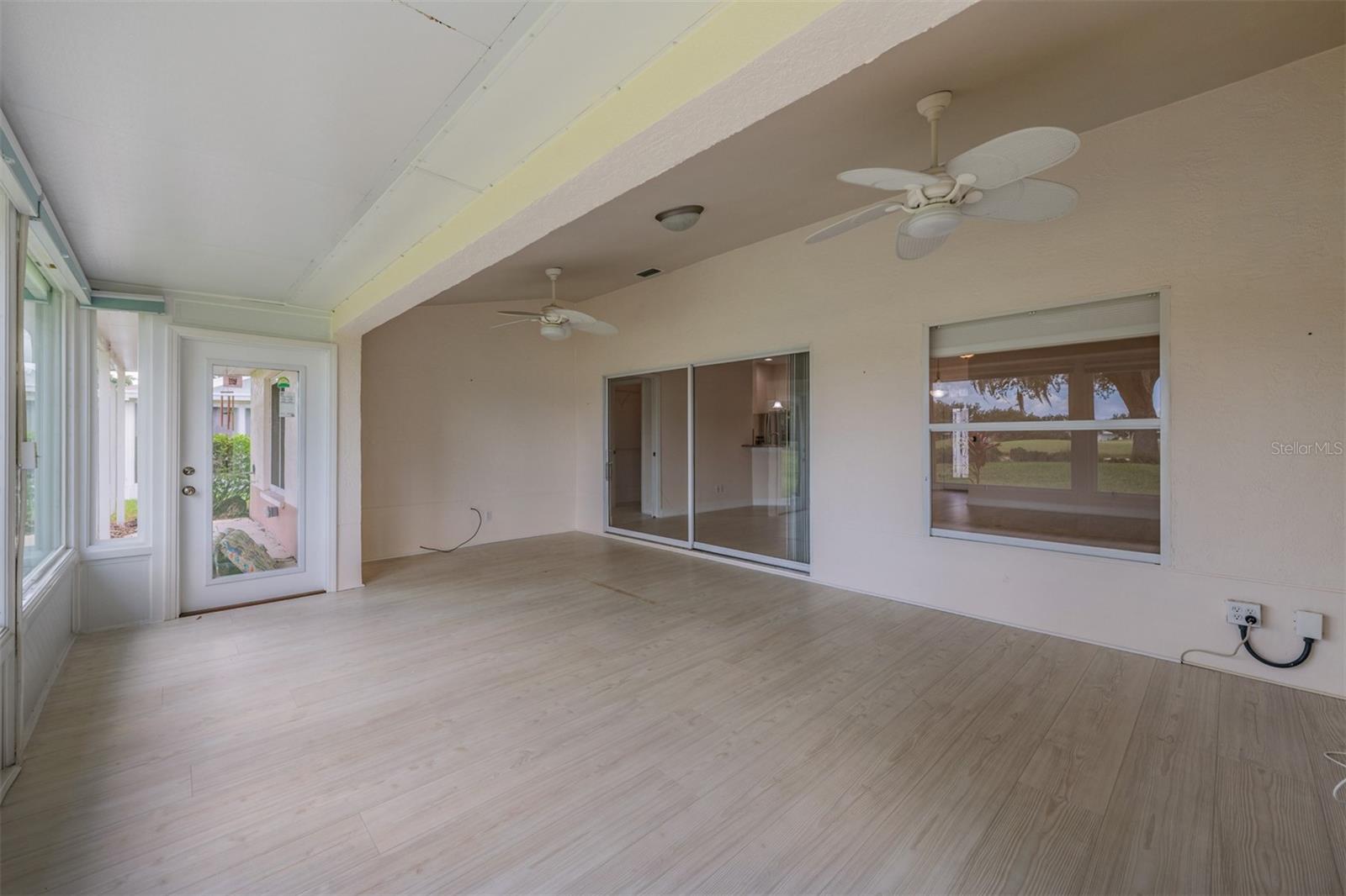 CORINTH CONDO - Residential