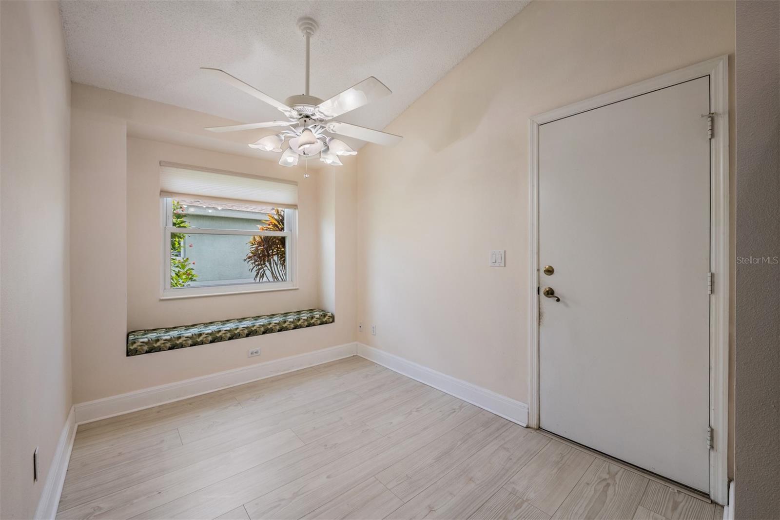 CORINTH CONDO - Residential