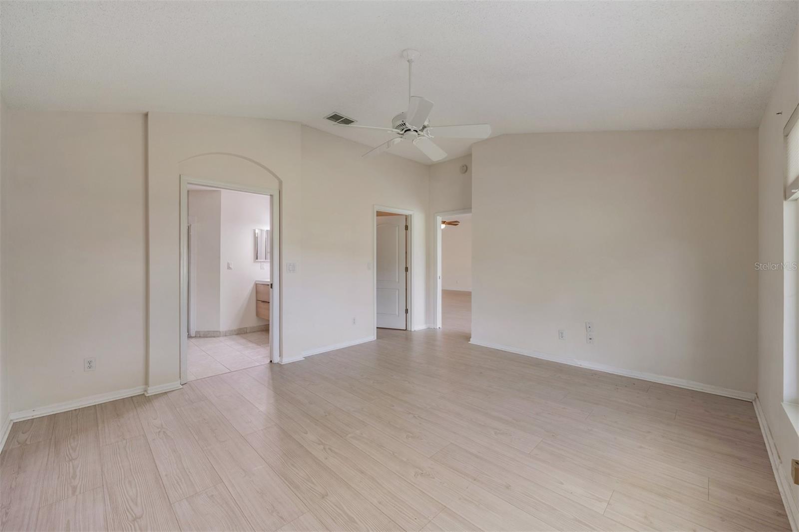 CORINTH CONDO - Residential