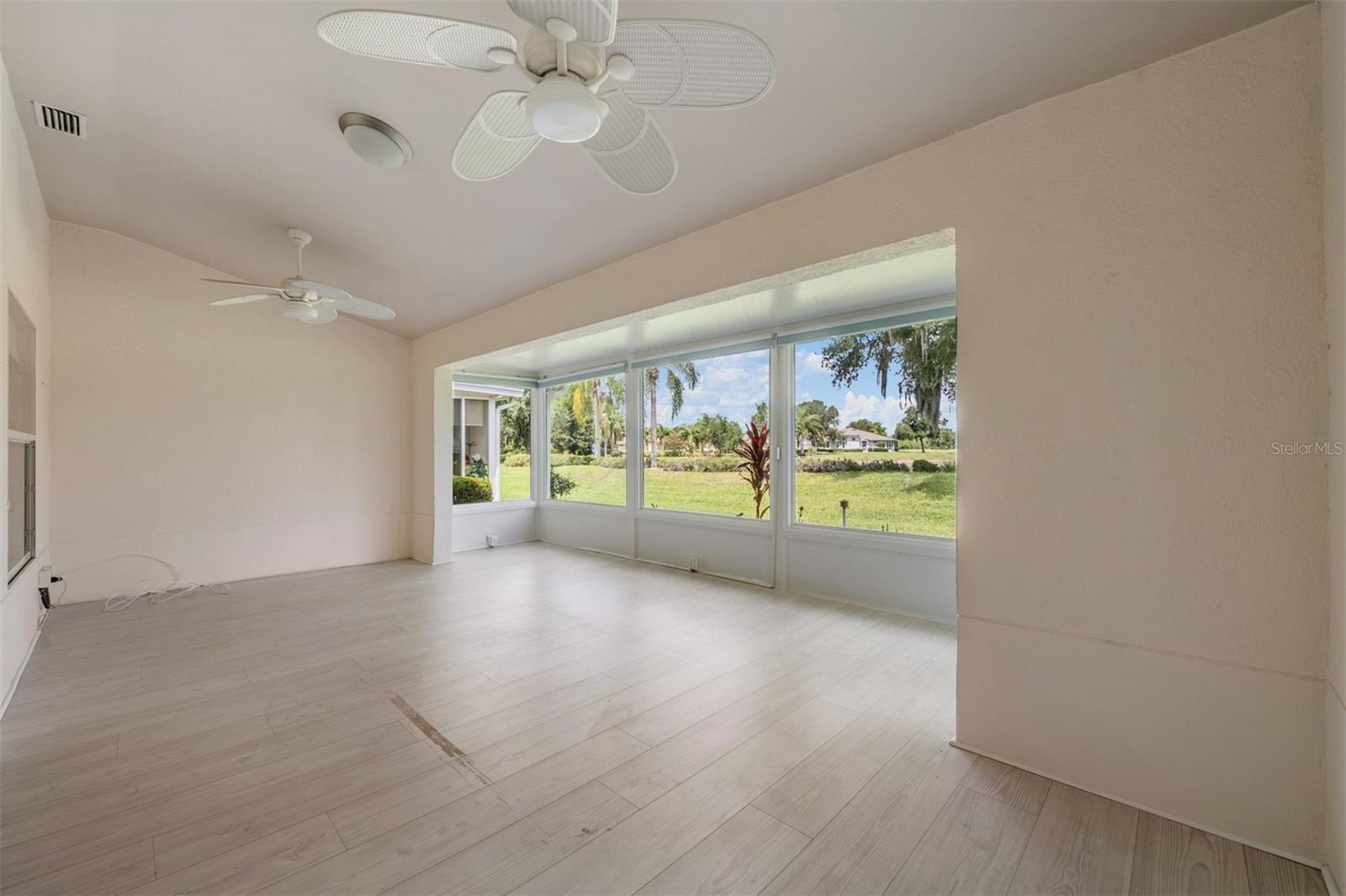 CORINTH CONDO - Residential