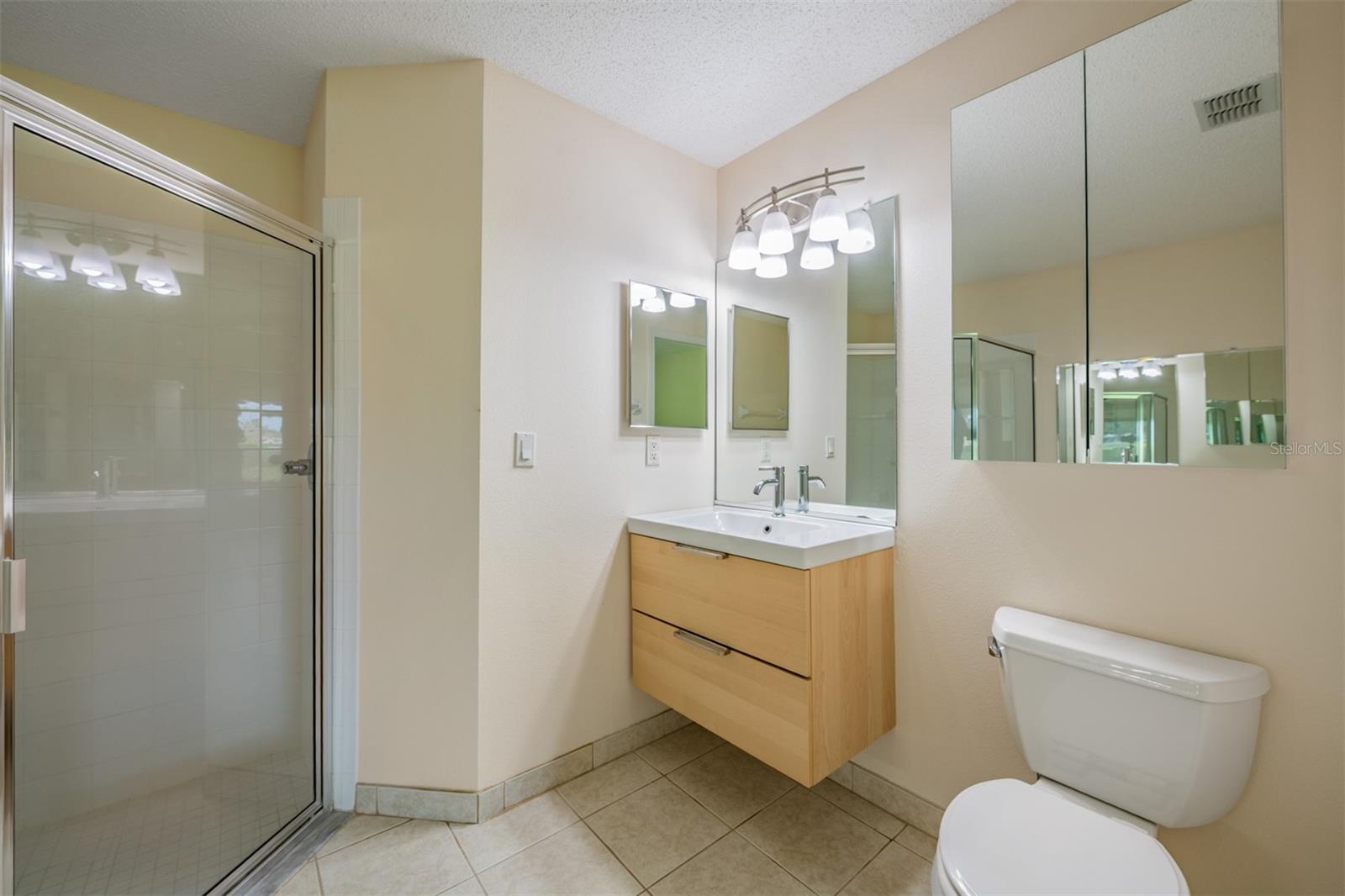 CORINTH CONDO - Residential