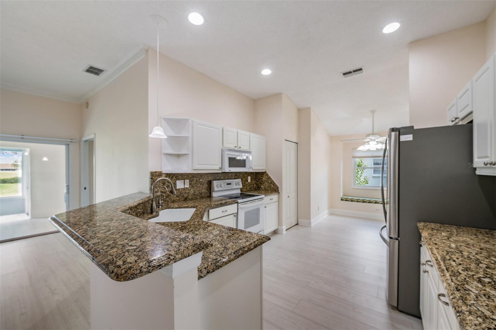 CORINTH CONDO - Residential