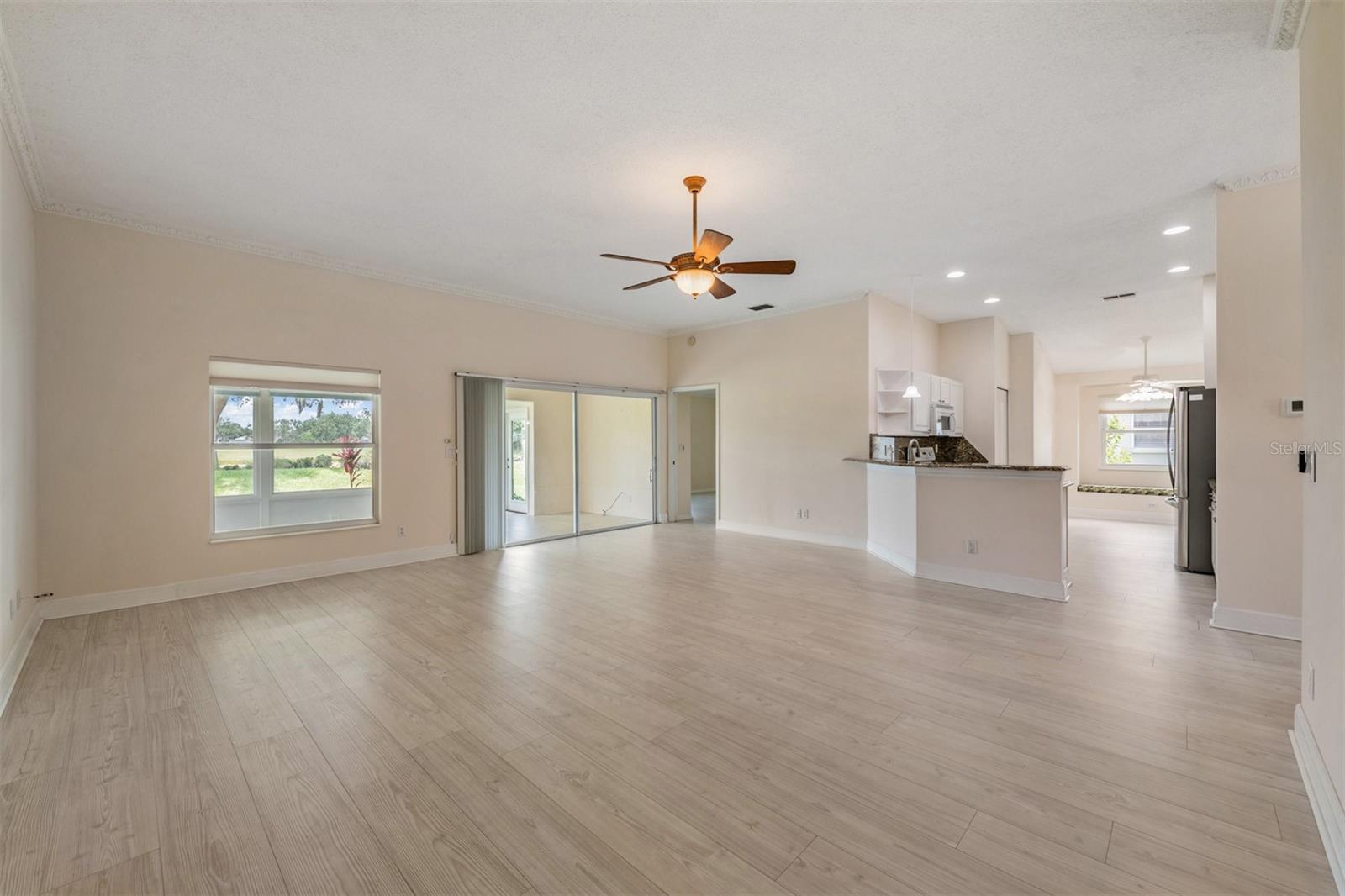 CORINTH CONDO - Residential