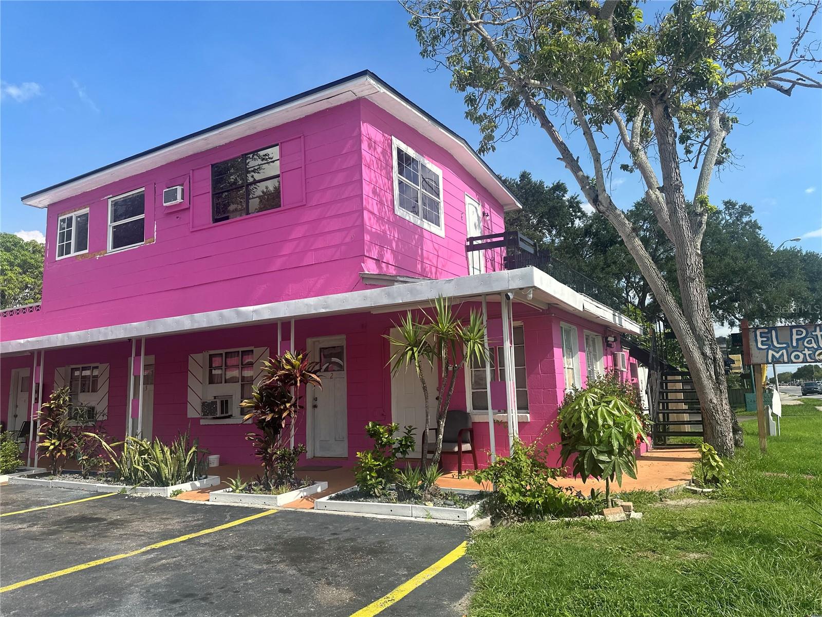 6733 4TH STREET N