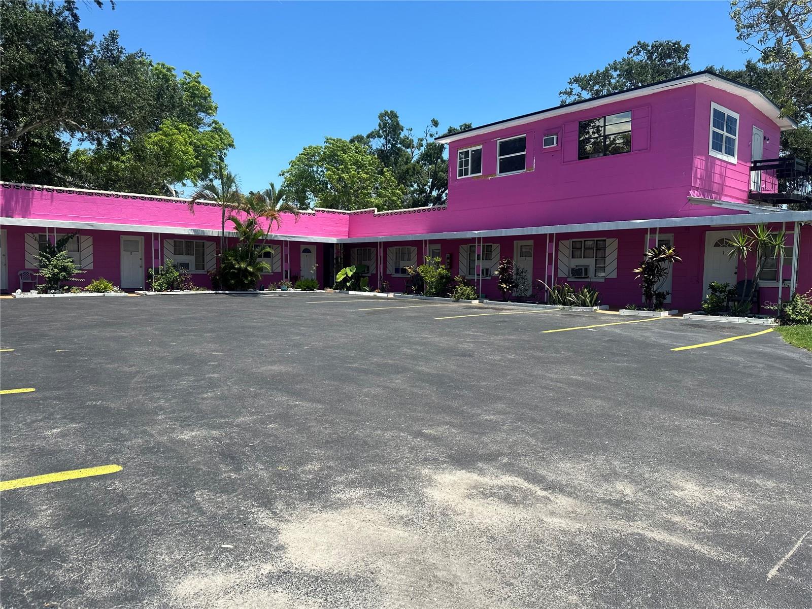 Great opportunity to own a 10-unit Motel on a busy street in St Petersburg, Rare opportunity to purchase one of the few remaining small motels in St Petersburg, on the highly desirable 4th St N corridor, including 2 residential lots adjacent to the rear...Close to St Pete Beach.
Site location is close to Interstate travel, Tampa & Clearwater airports, coastal area beaches, & downtown St. Petersburg's waterfront & newer urban development areas.