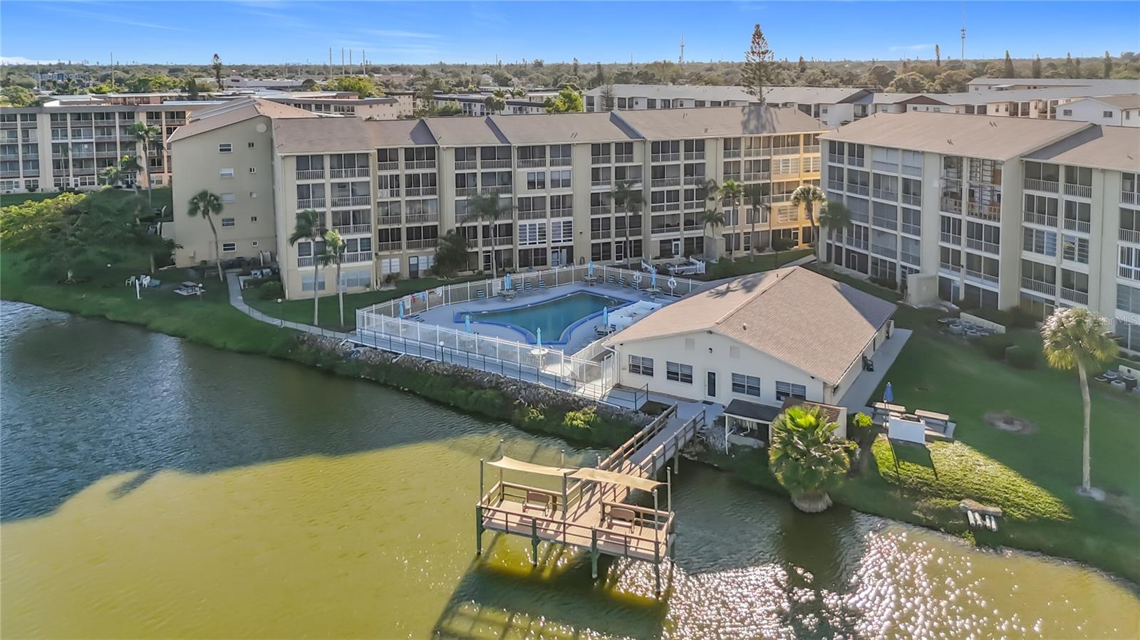 BAYSHORE ON THE LAKE APTS II SEC 1 - Residential