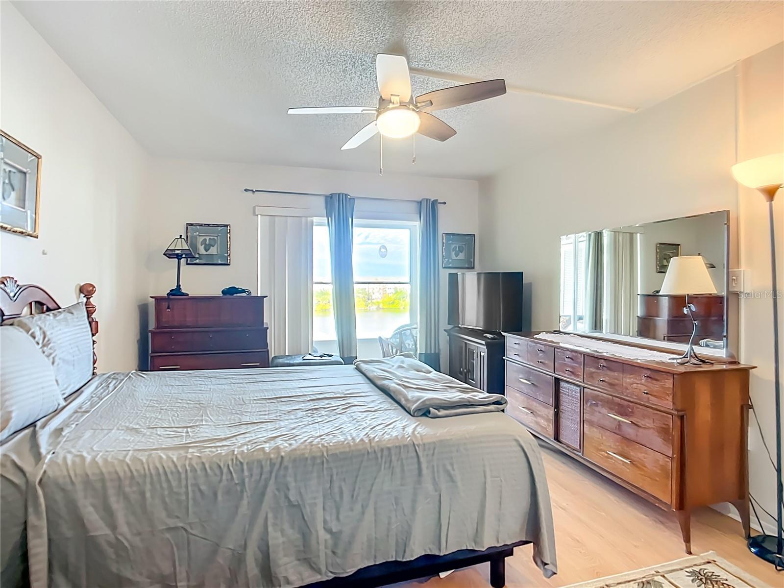 BAYSHORE ON THE LAKE APTS II SEC 1 - Residential