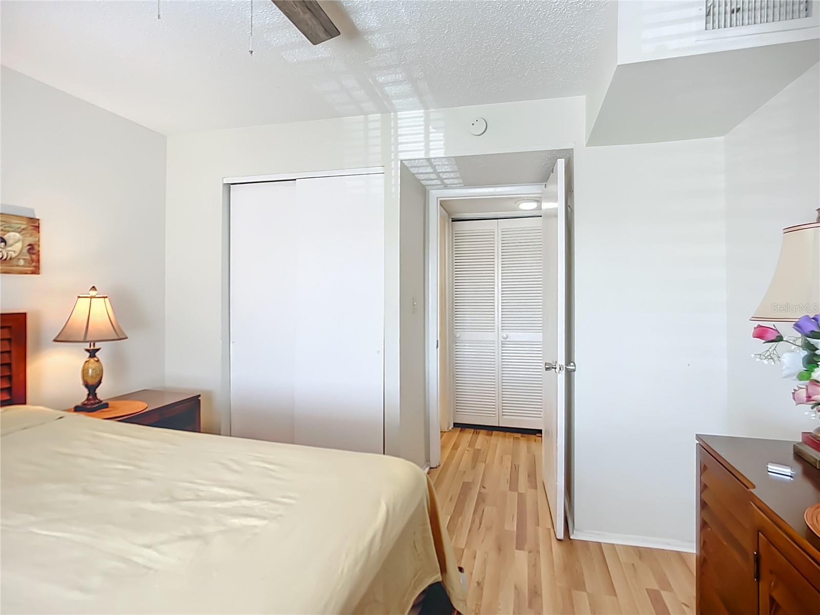 BAYSHORE ON THE LAKE APTS II SEC 1 - Residential