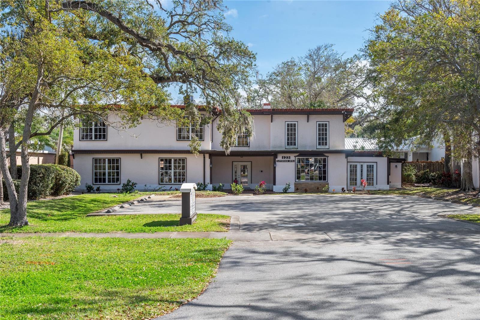 123 LIVE OAK AVENUE