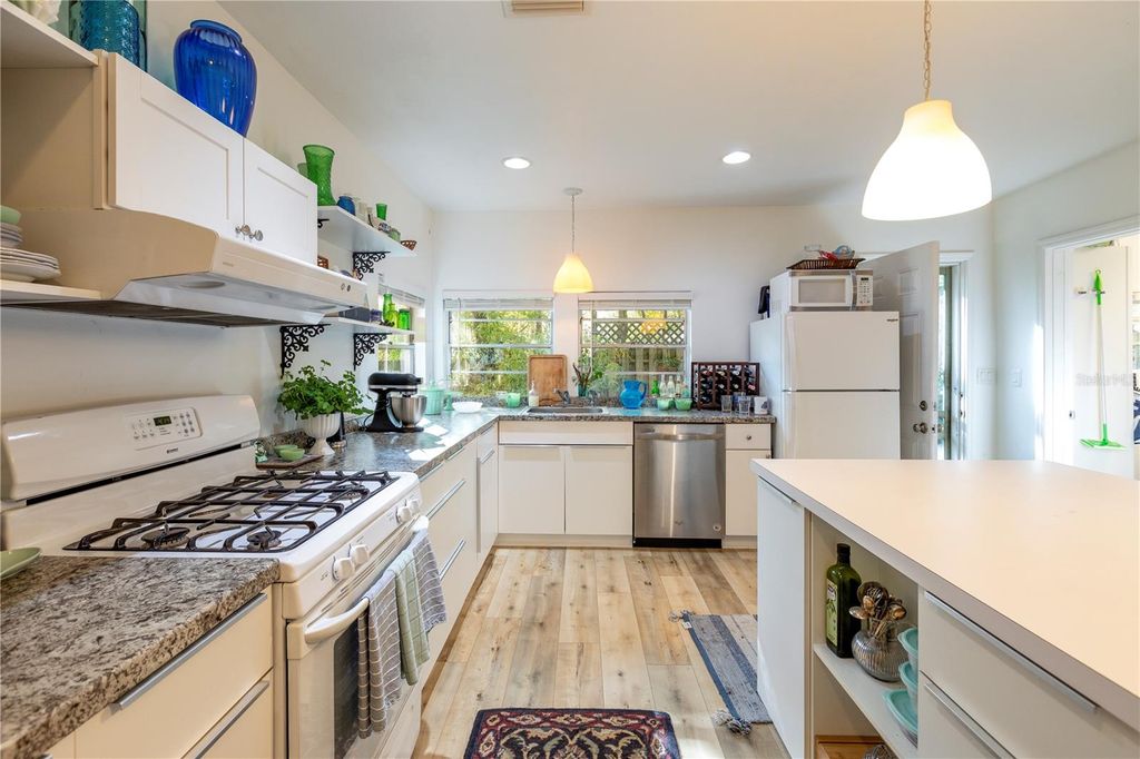 Photo of 310 NW 8th Street, Gainesville, FL 32601 (MLS # GC539005)