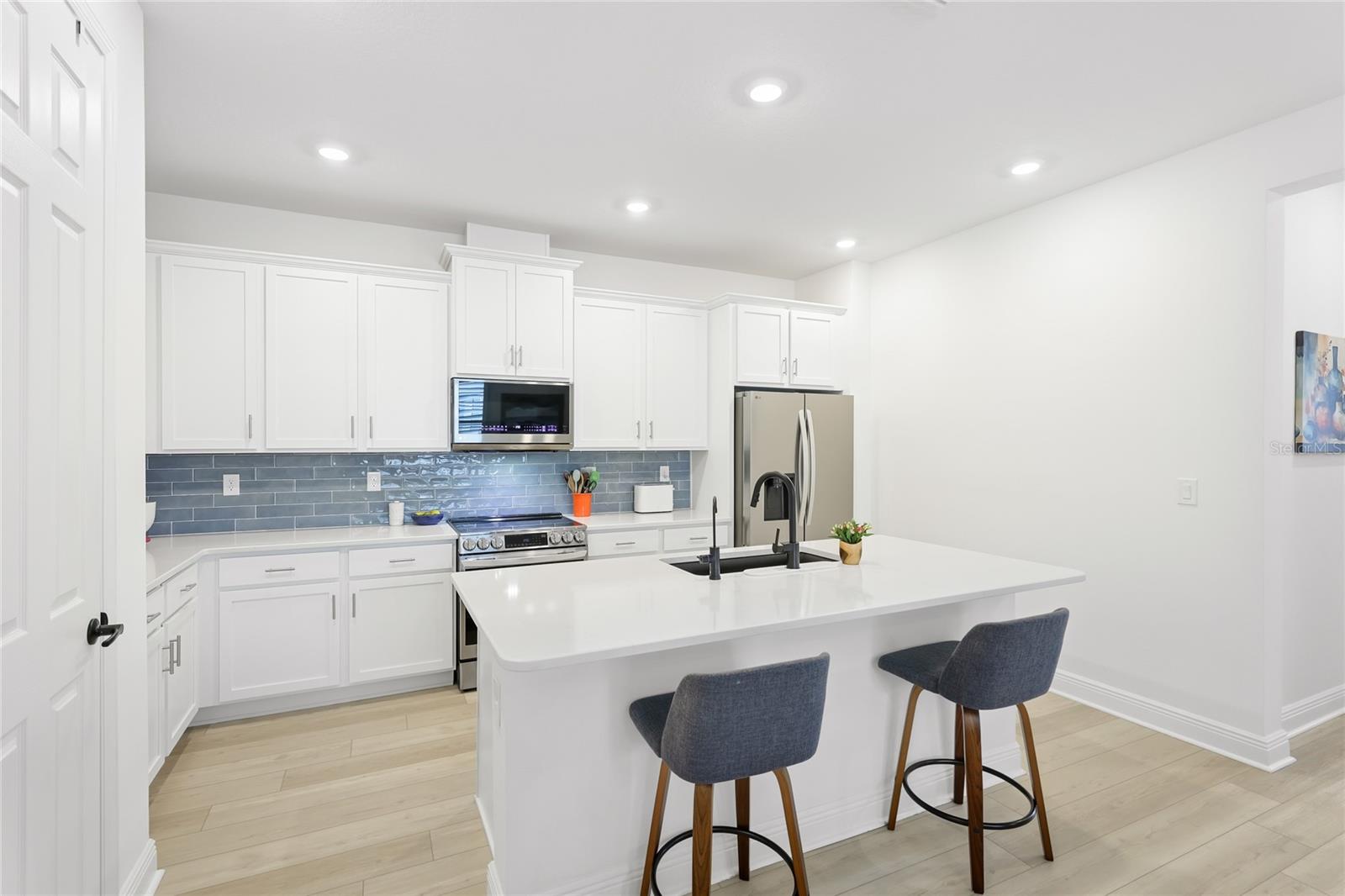SAWGRASS LAKES PH I-III - Residential