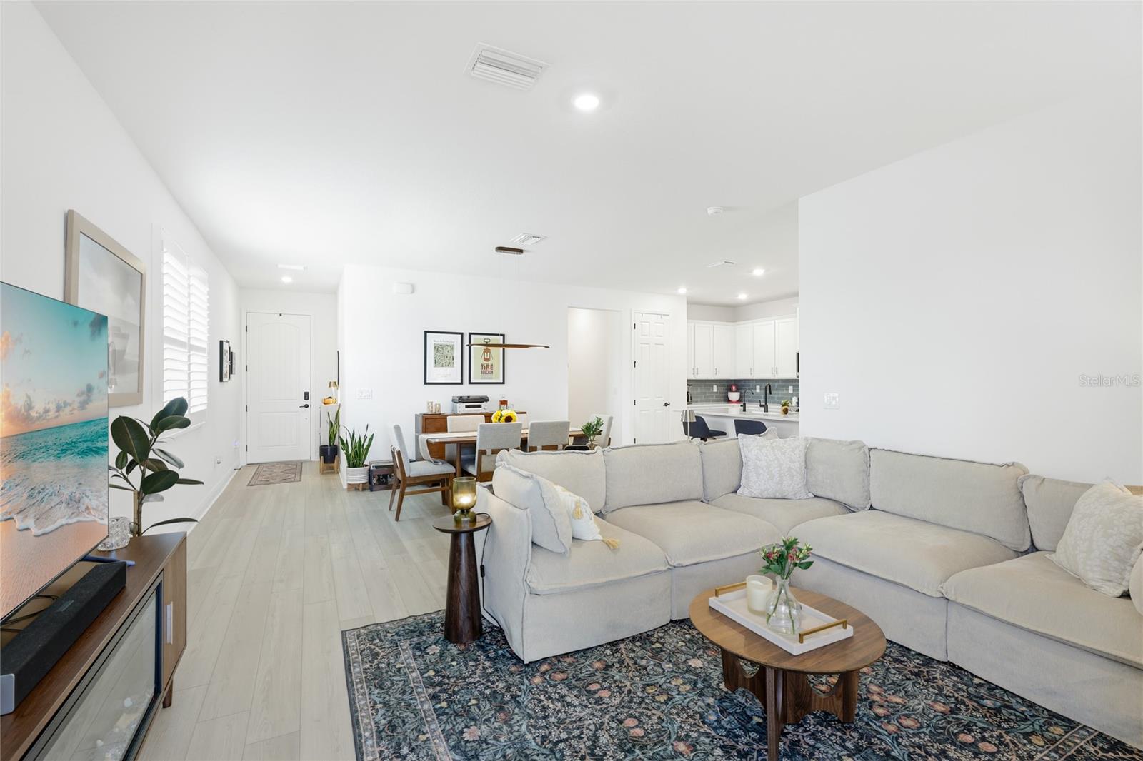 SAWGRASS LAKES PH I-III - Residential