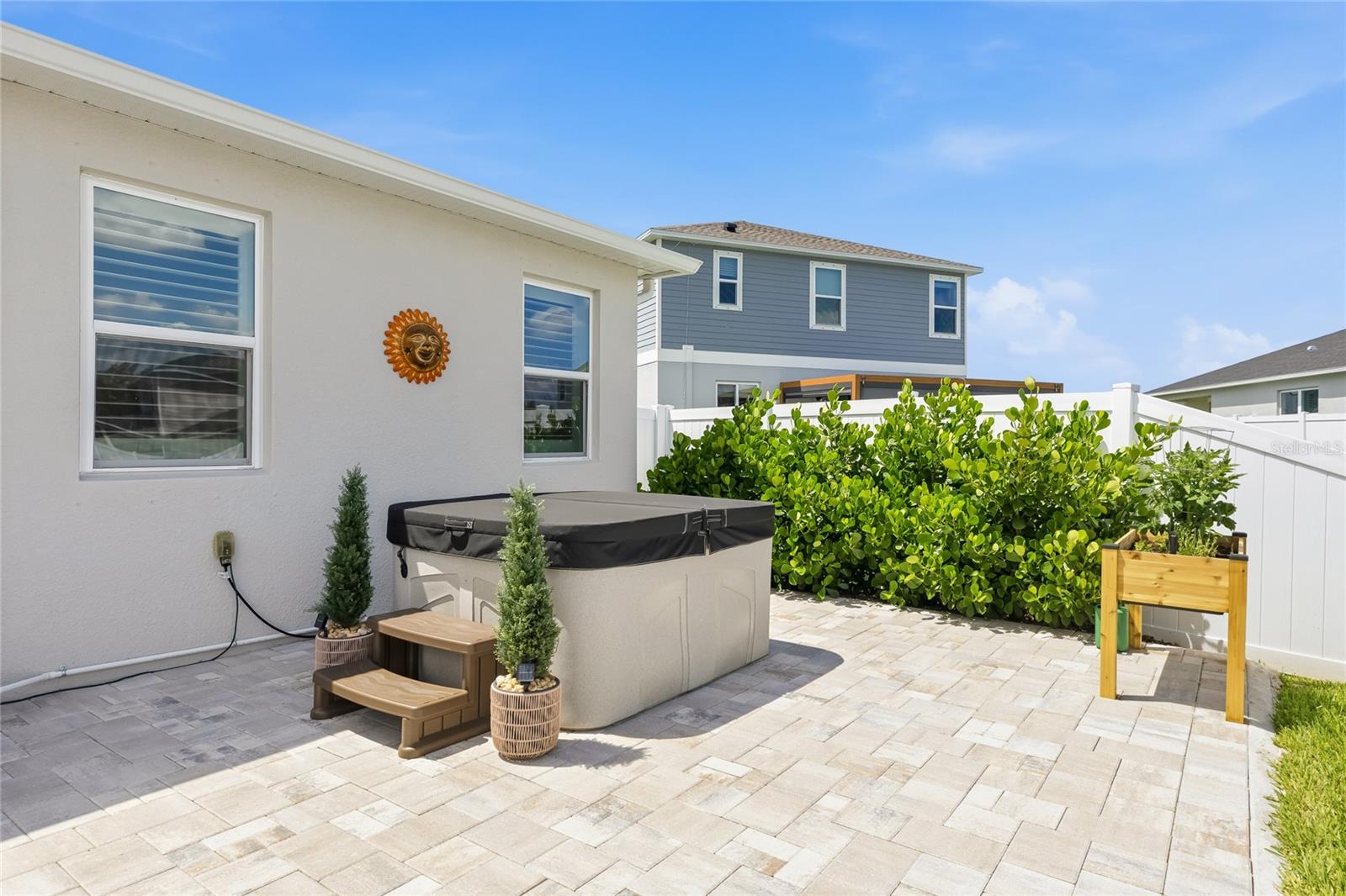 SAWGRASS LAKES PH I-III - Residential