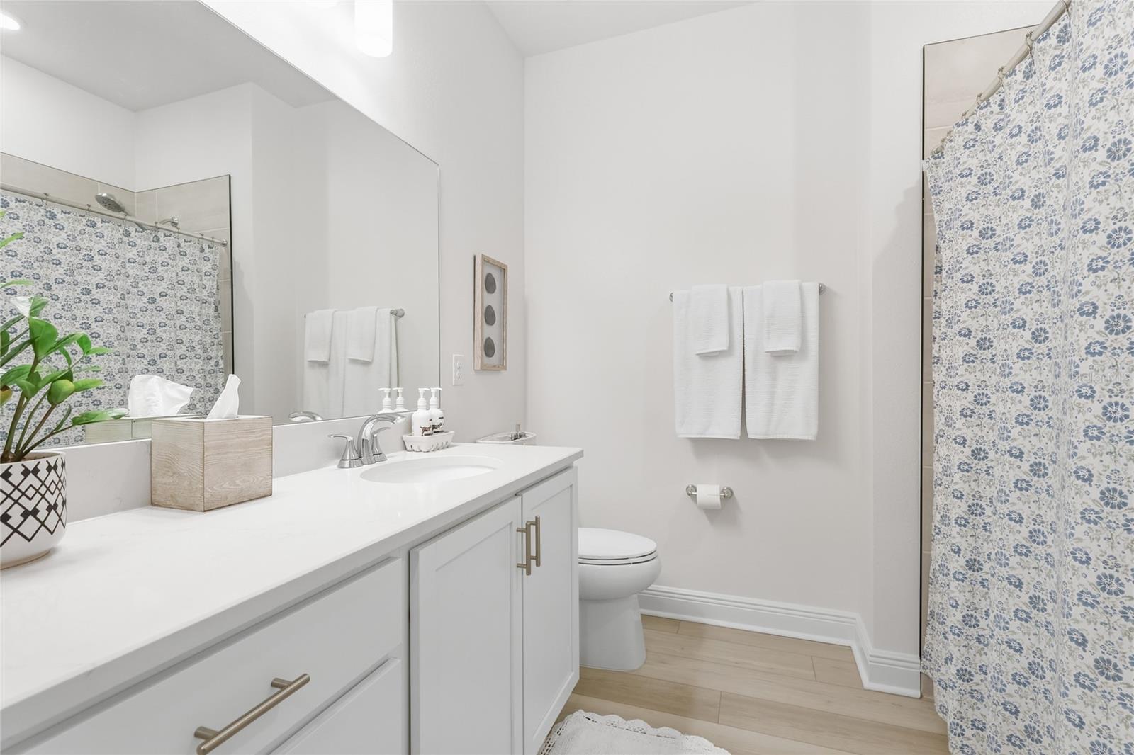 SAWGRASS LAKES PH I-III - Residential