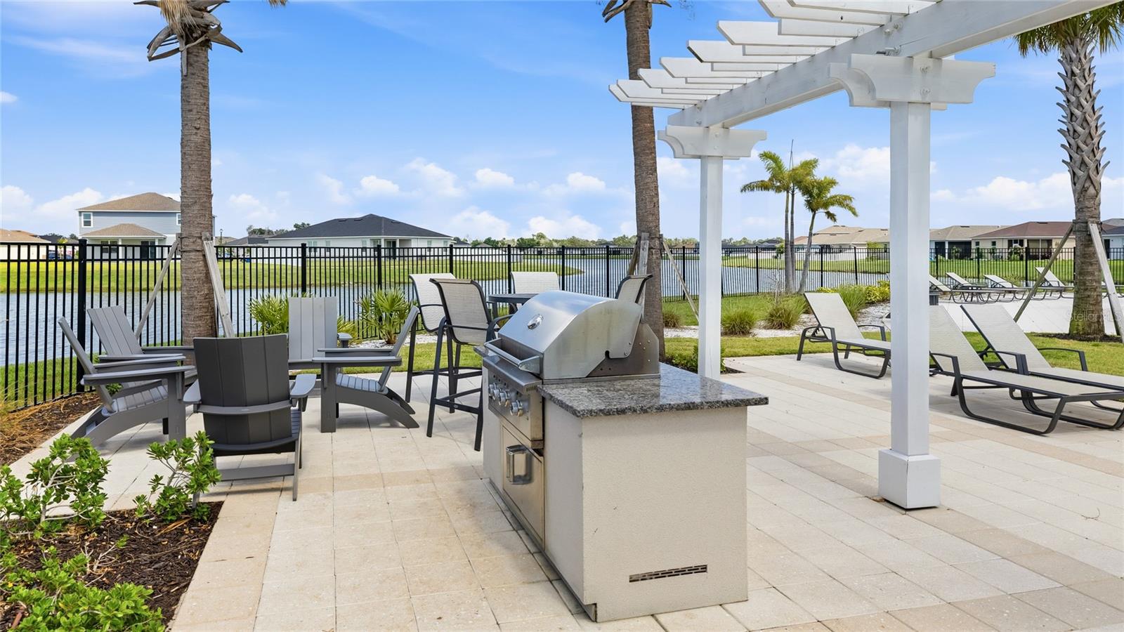 SAWGRASS LAKES PH I-III - Residential