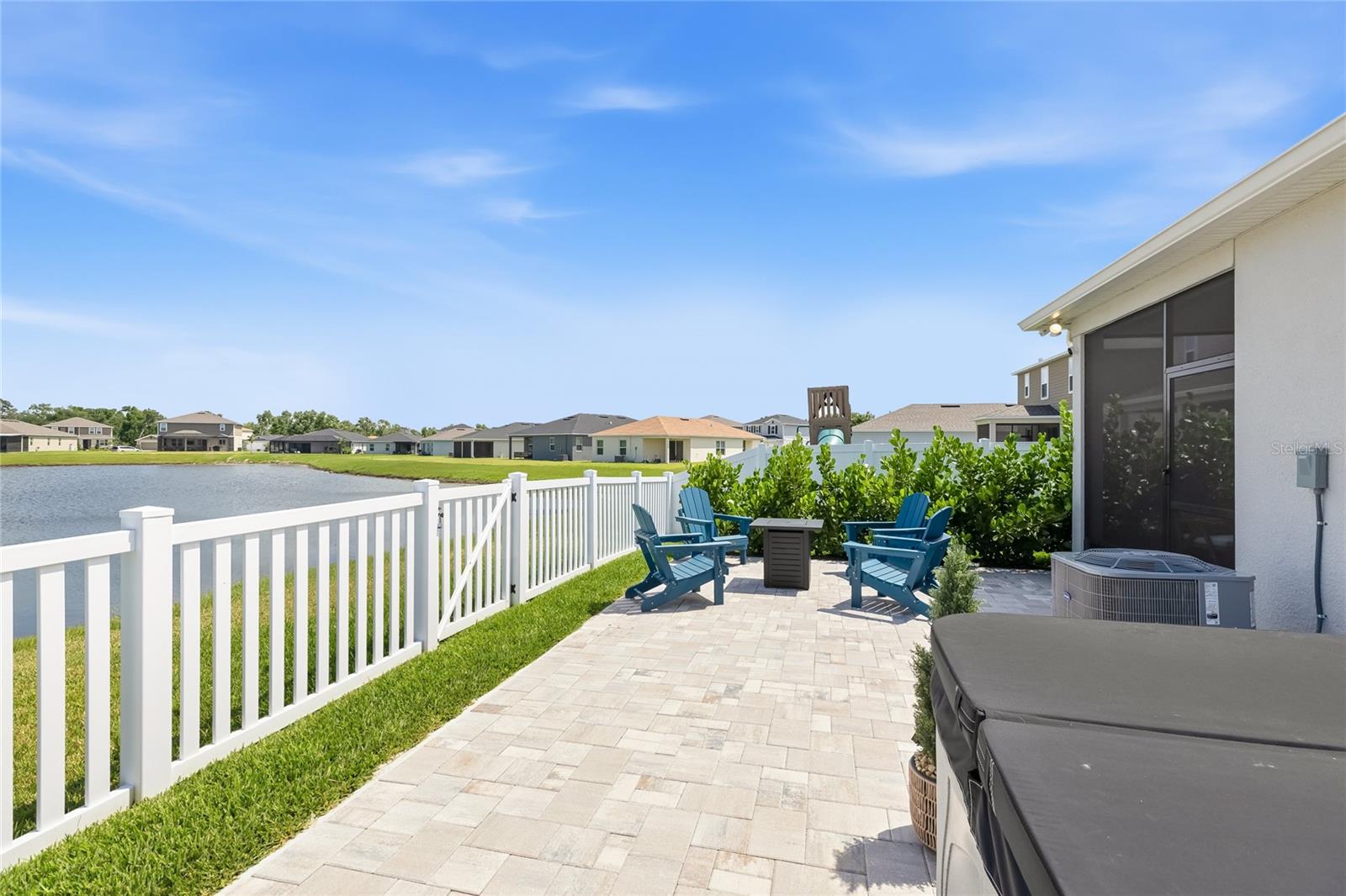 SAWGRASS LAKES PH I-III - Residential