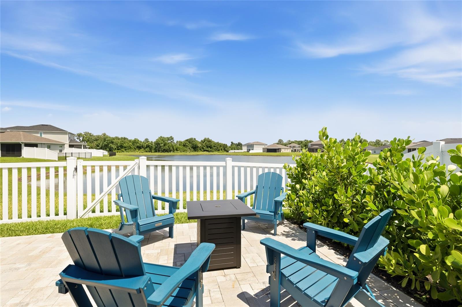 SAWGRASS LAKES PH I-III - Residential