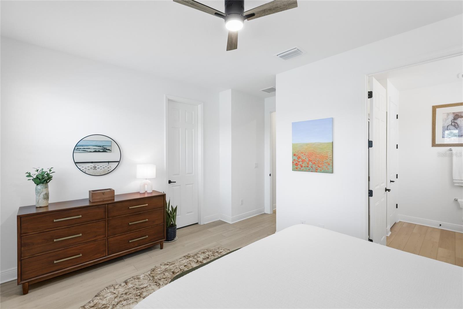 SAWGRASS LAKES PH I-III - Residential