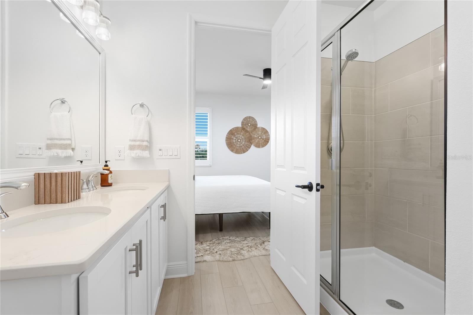 SAWGRASS LAKES PH I-III - Residential