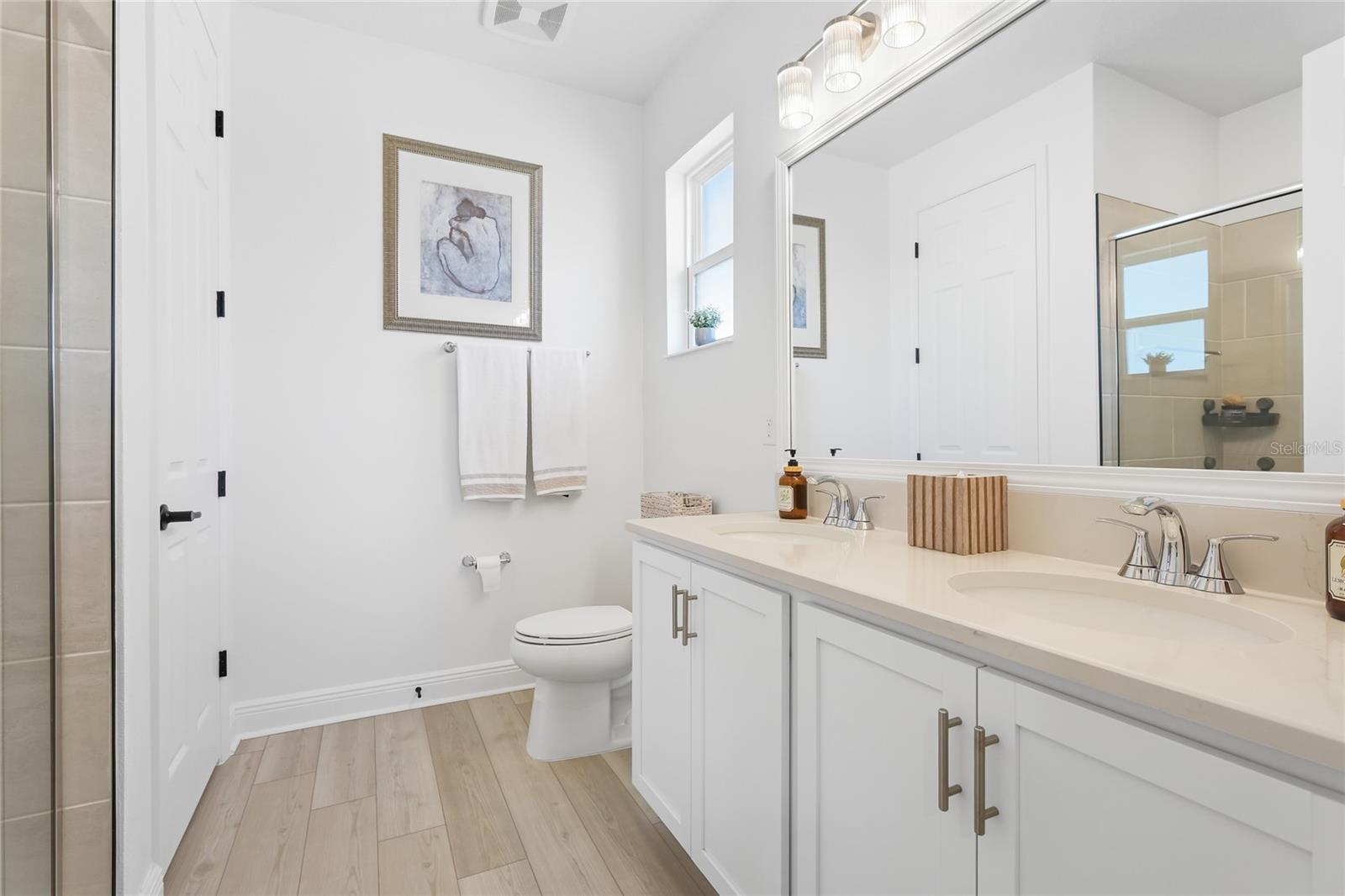 SAWGRASS LAKES PH I-III - Residential