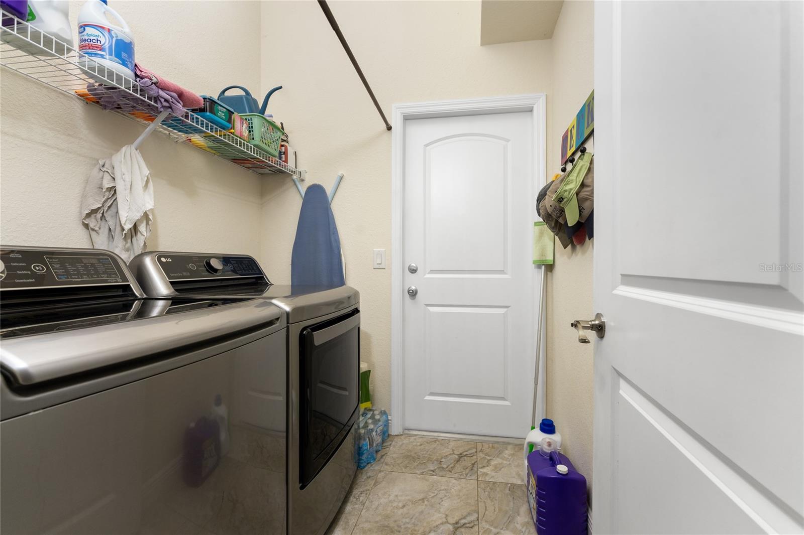 CREEKSIDE - Residential