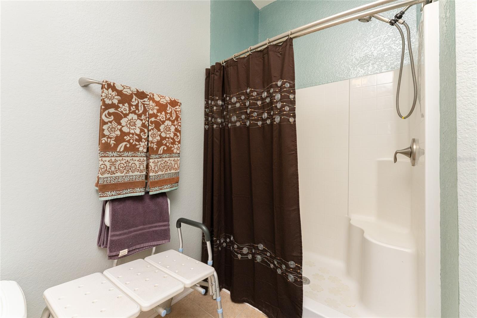 CREEKSIDE - Residential