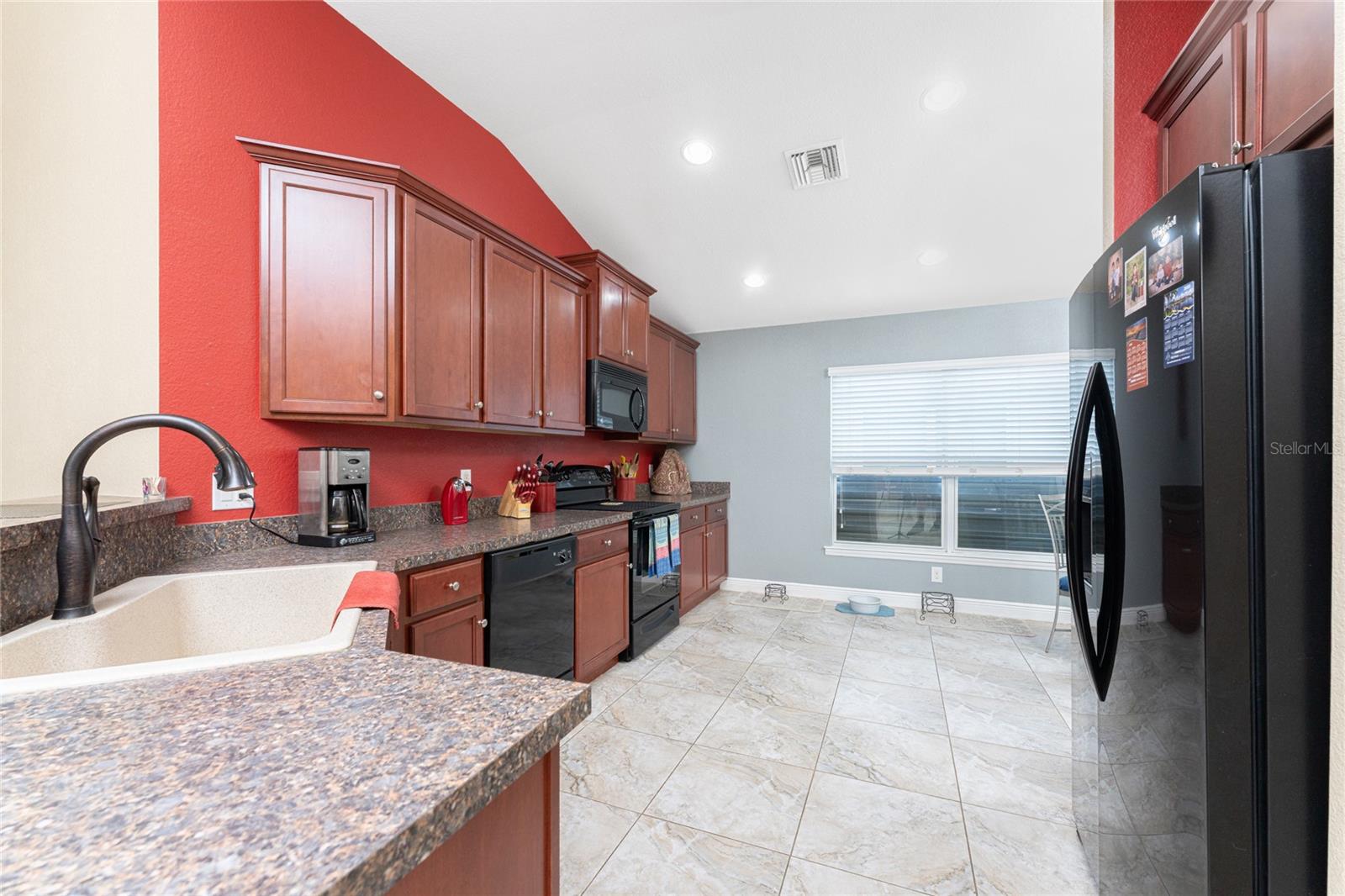 CREEKSIDE - Residential