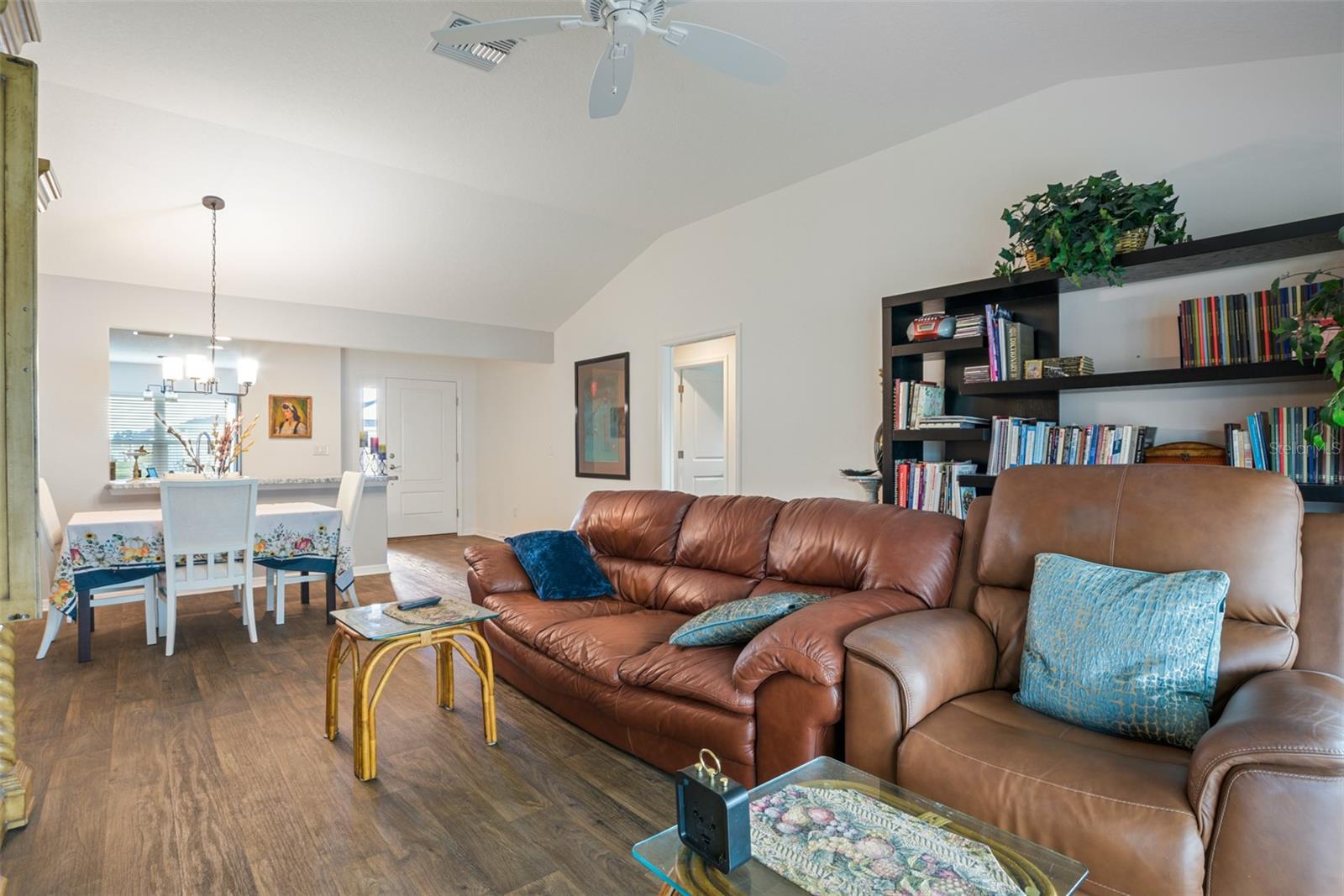 VILLAGES/SOUTHERN OAKS UN #99 - Residential