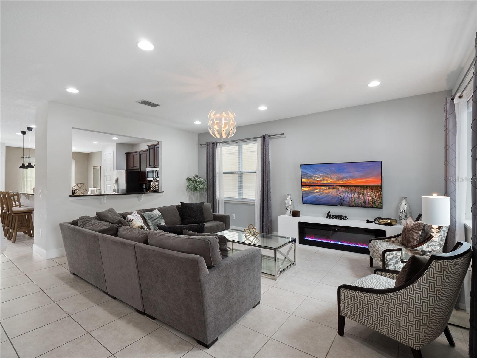 ENCORE RESORT/REUNION WEST - Residential