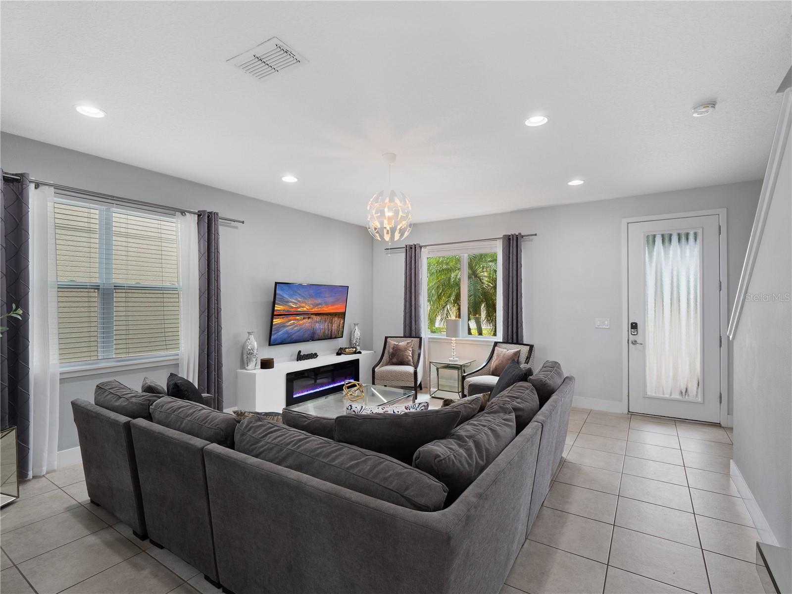 ENCORE RESORT/REUNION WEST - Residential