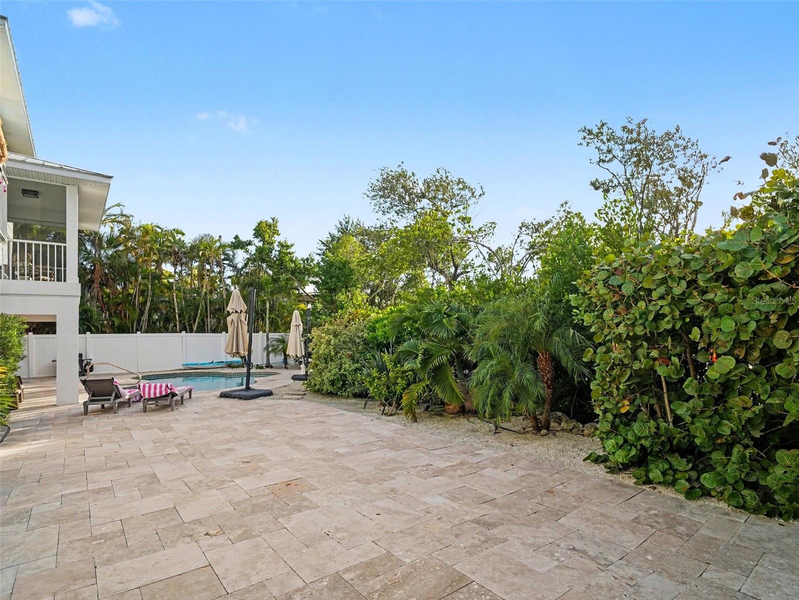 COCONUT BAYOU - Residential