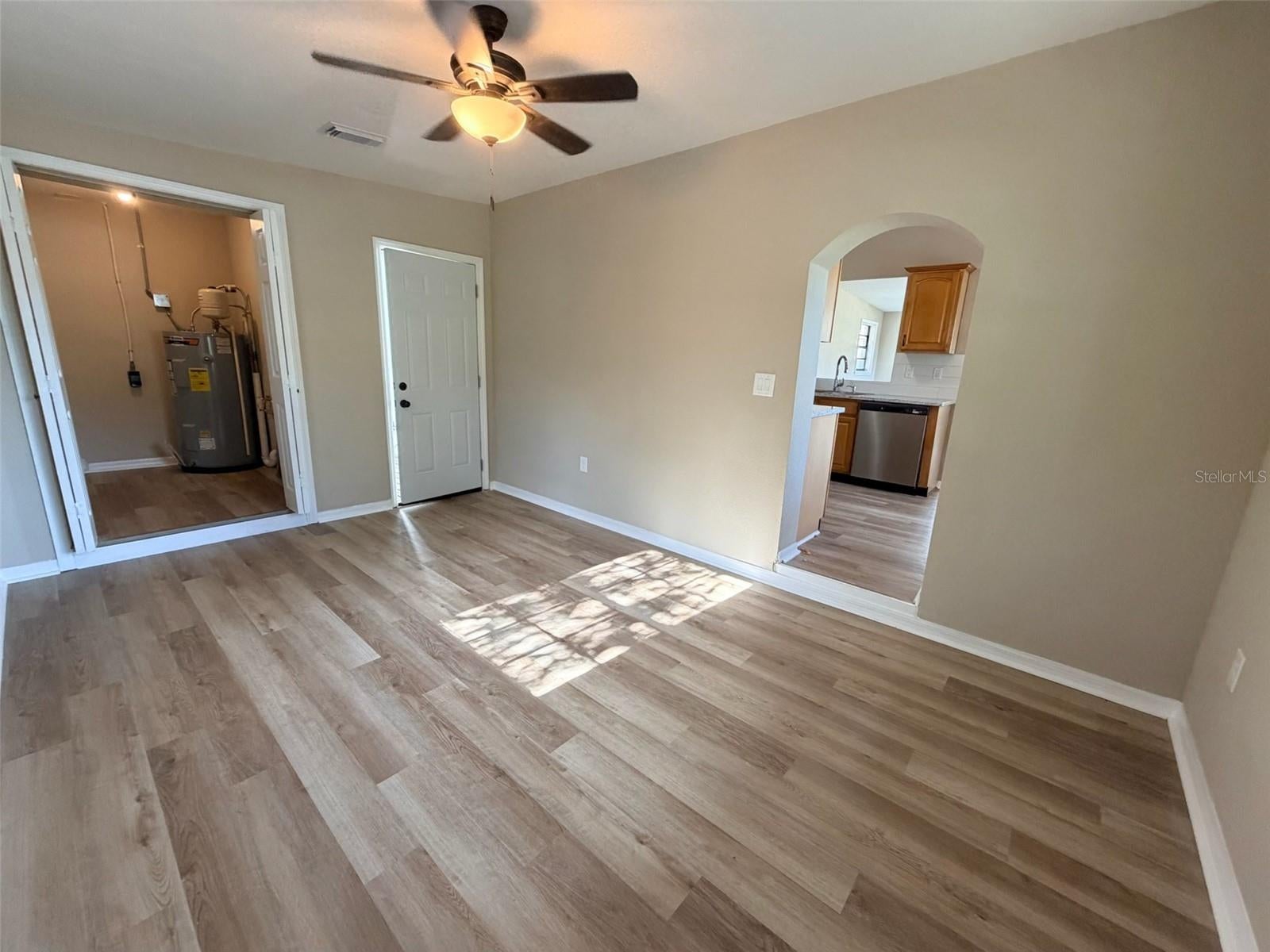 2136 LINDEN ROAD