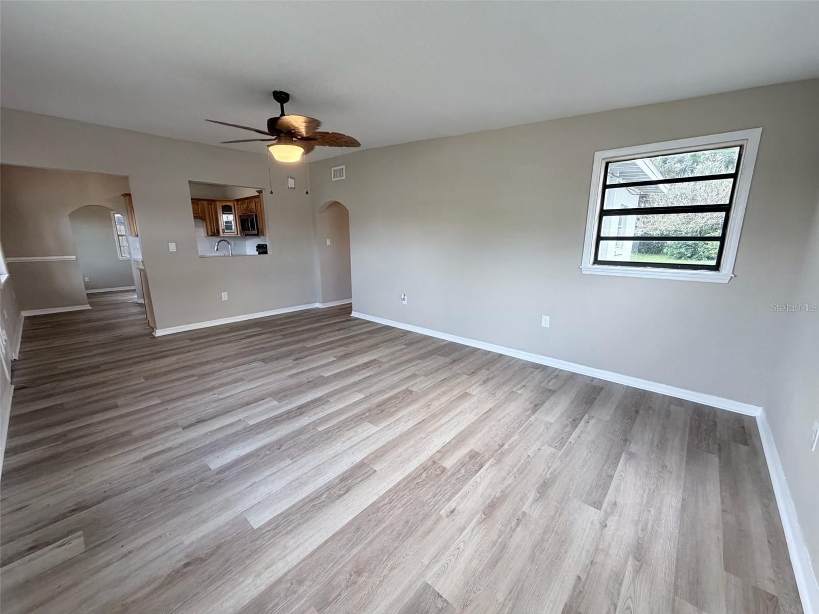 2136 LINDEN ROAD