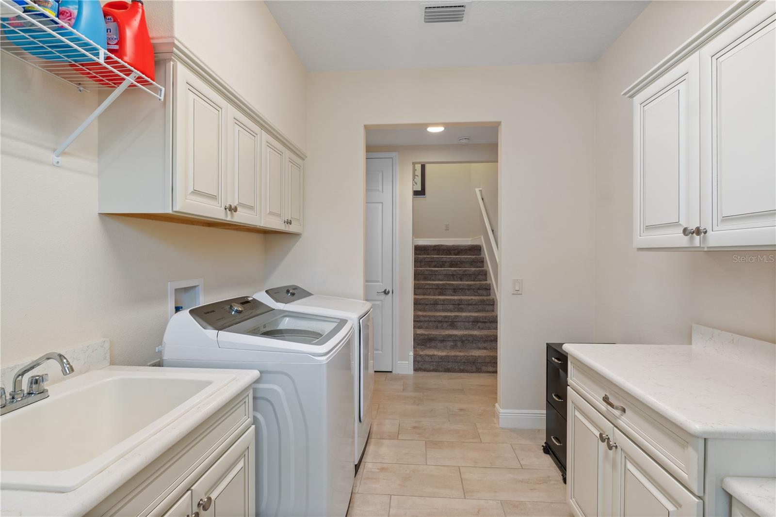 VILLAGES/SOUTHERN OAKS UN 43 - Residential