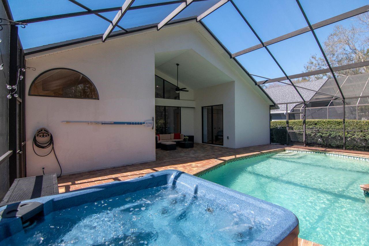 FIELDSTONE VILLAGE AT WOODFIELD - Residential