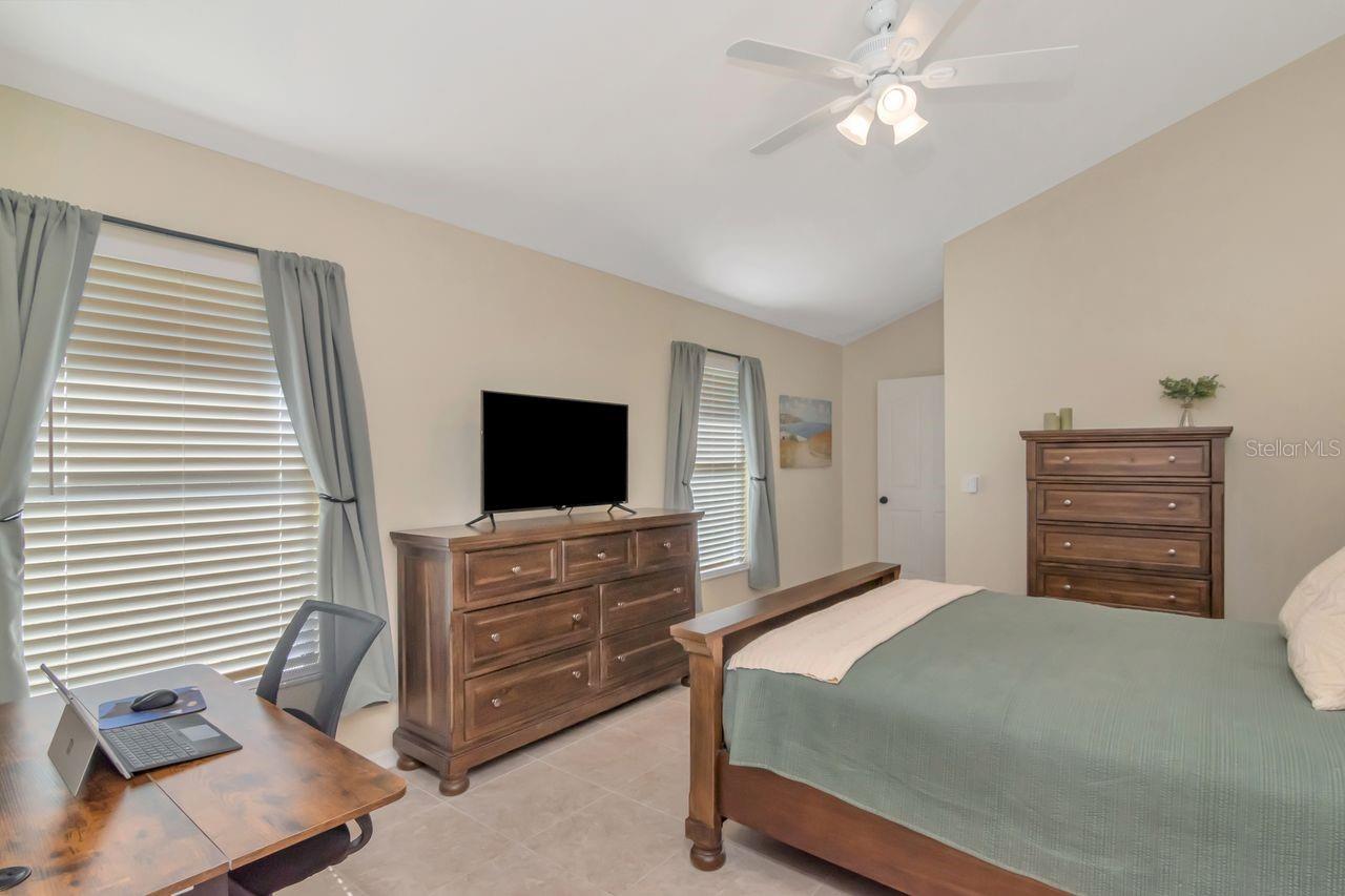 FIELDSTONE VILLAGE AT WOODFIELD - Residential