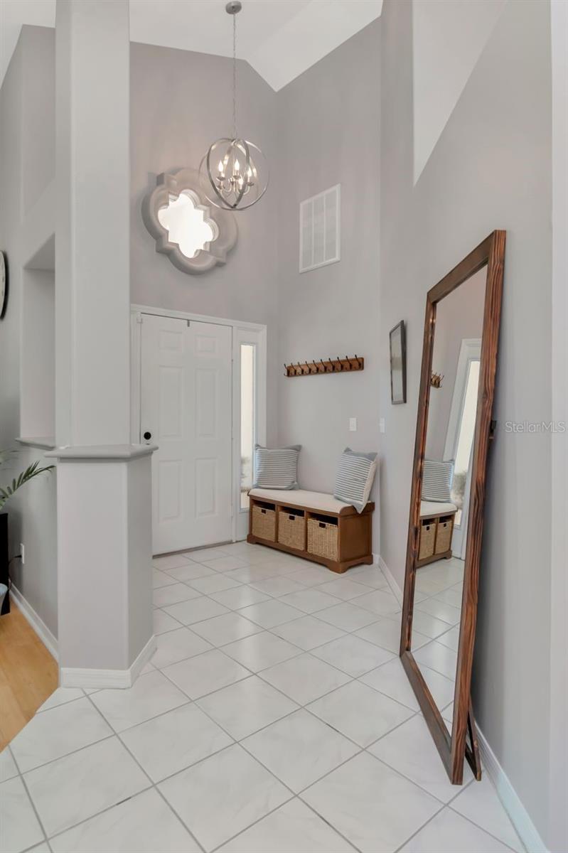 889 CRESTRIDGE CIRCLE