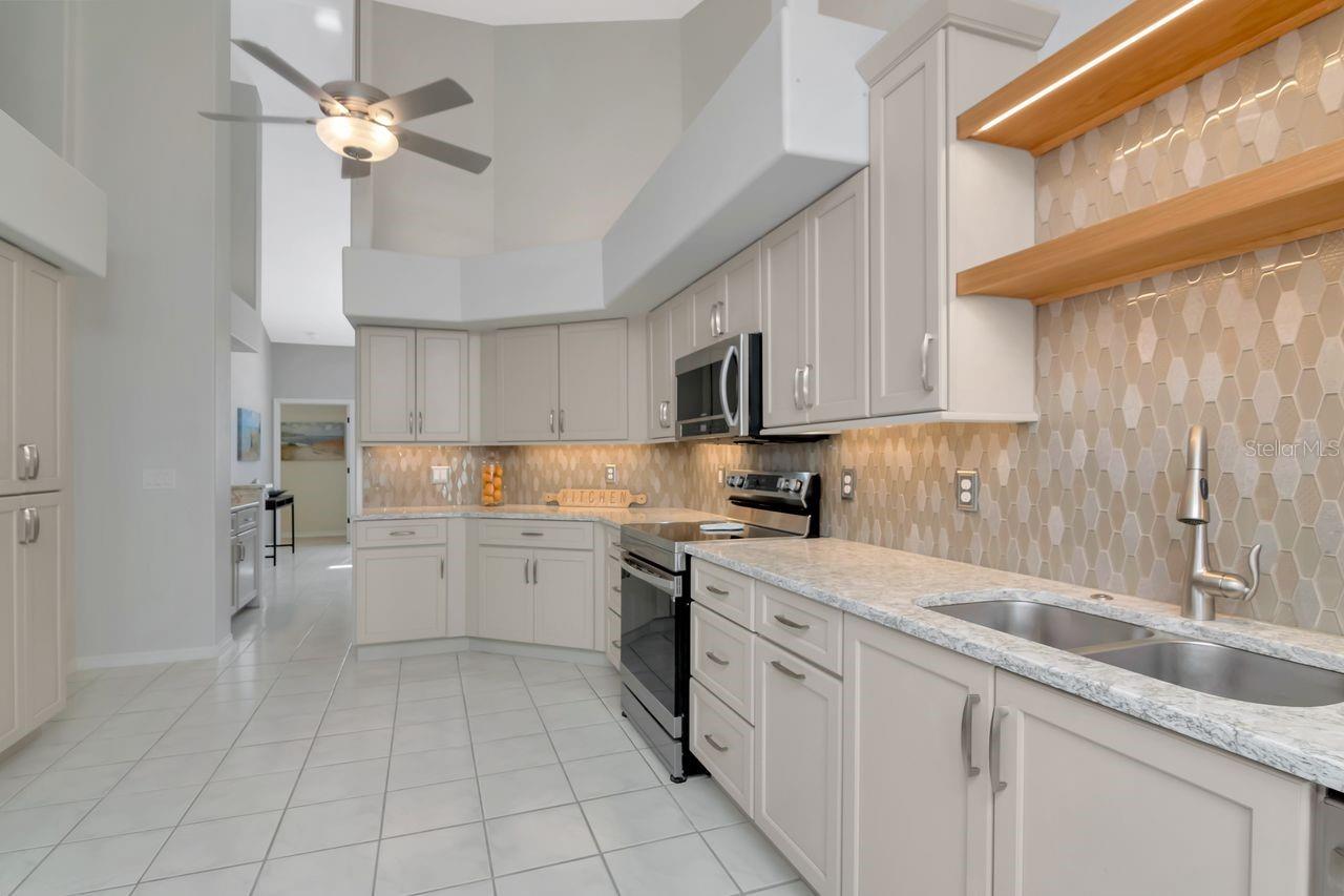 FIELDSTONE VILLAGE AT WOODFIELD - Residential