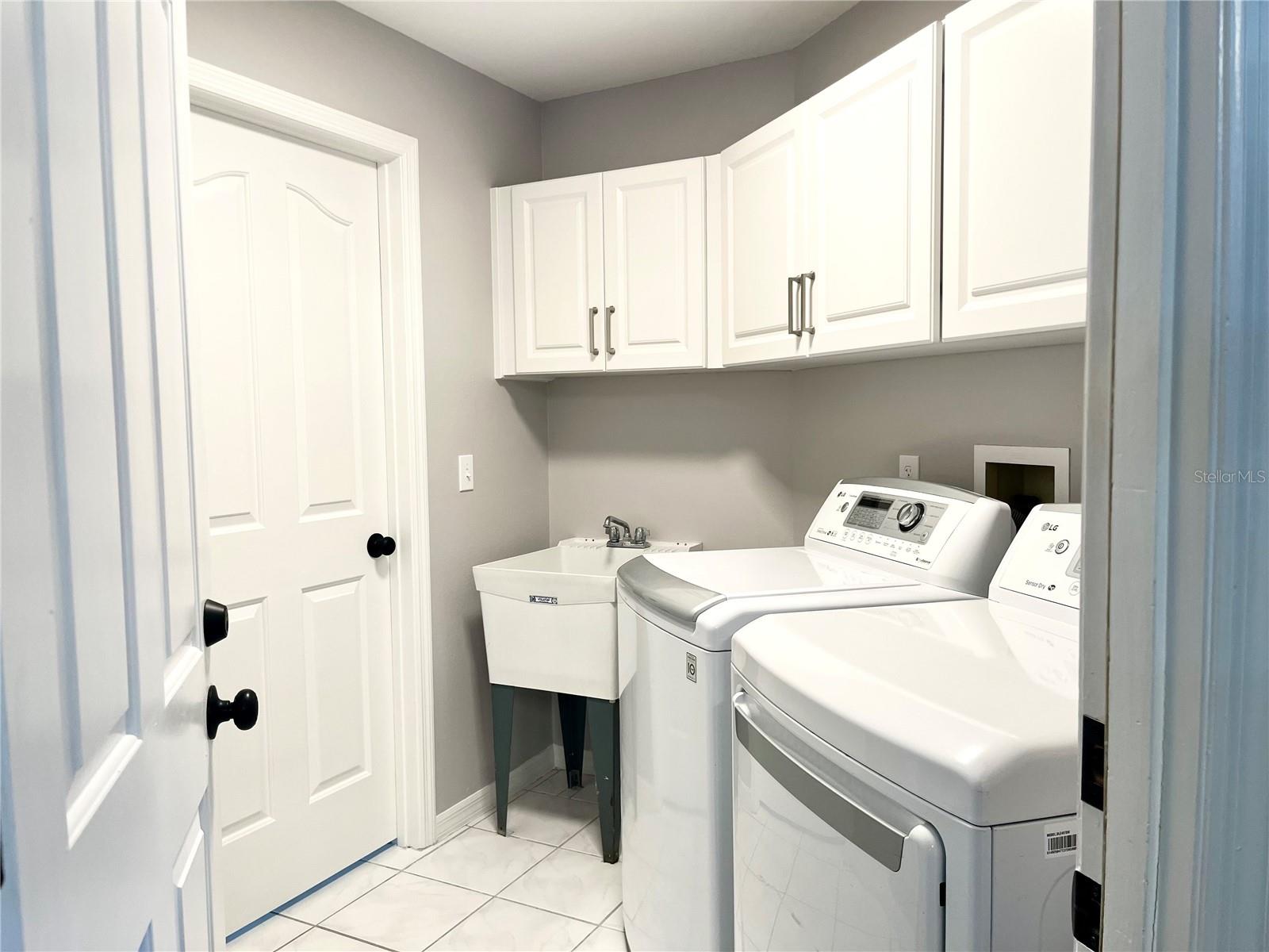 FIELDSTONE VILLAGE AT WOODFIELD - Residential