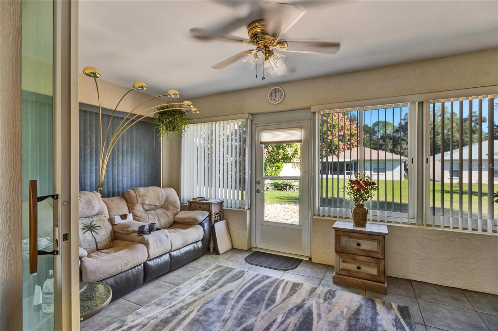 ON TOP OF THE WORLD - Residential