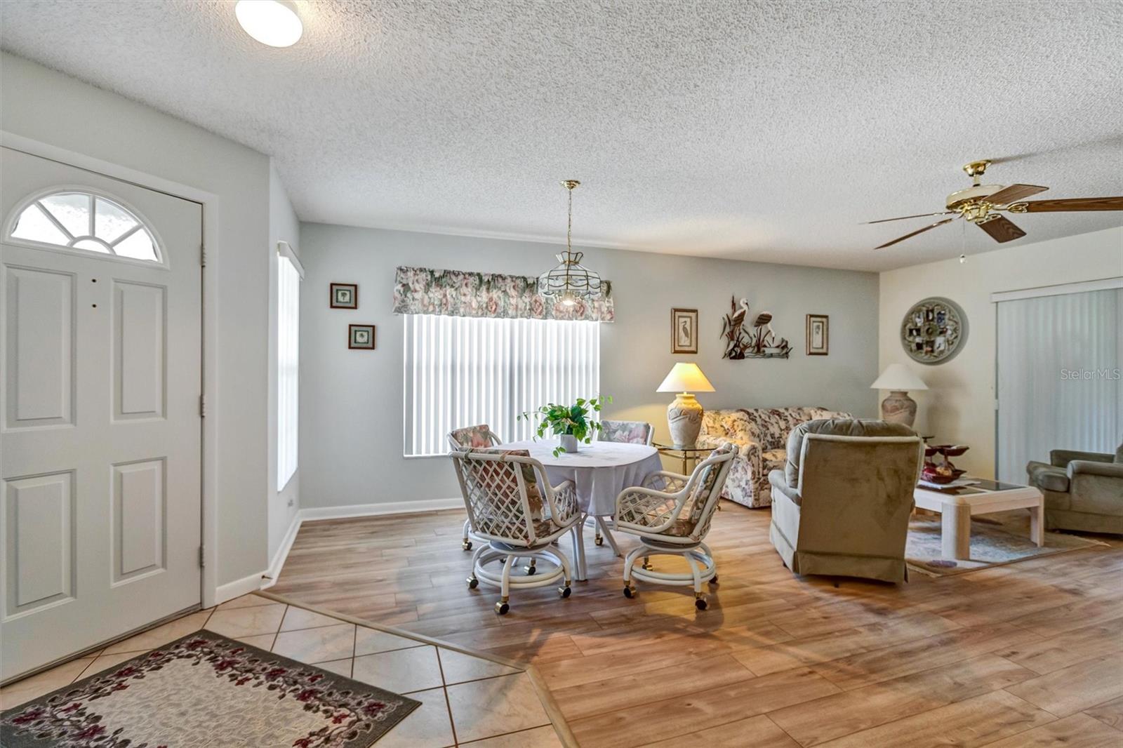 ON TOP OF THE WORLD - Residential