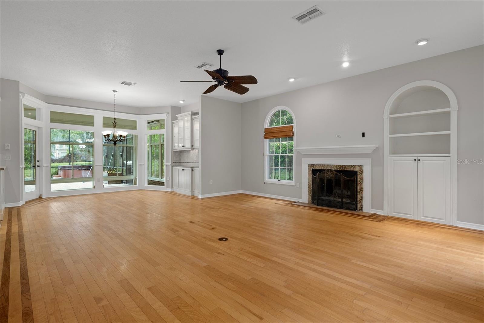 WATERS OF WEEKI WACHEE - Residential