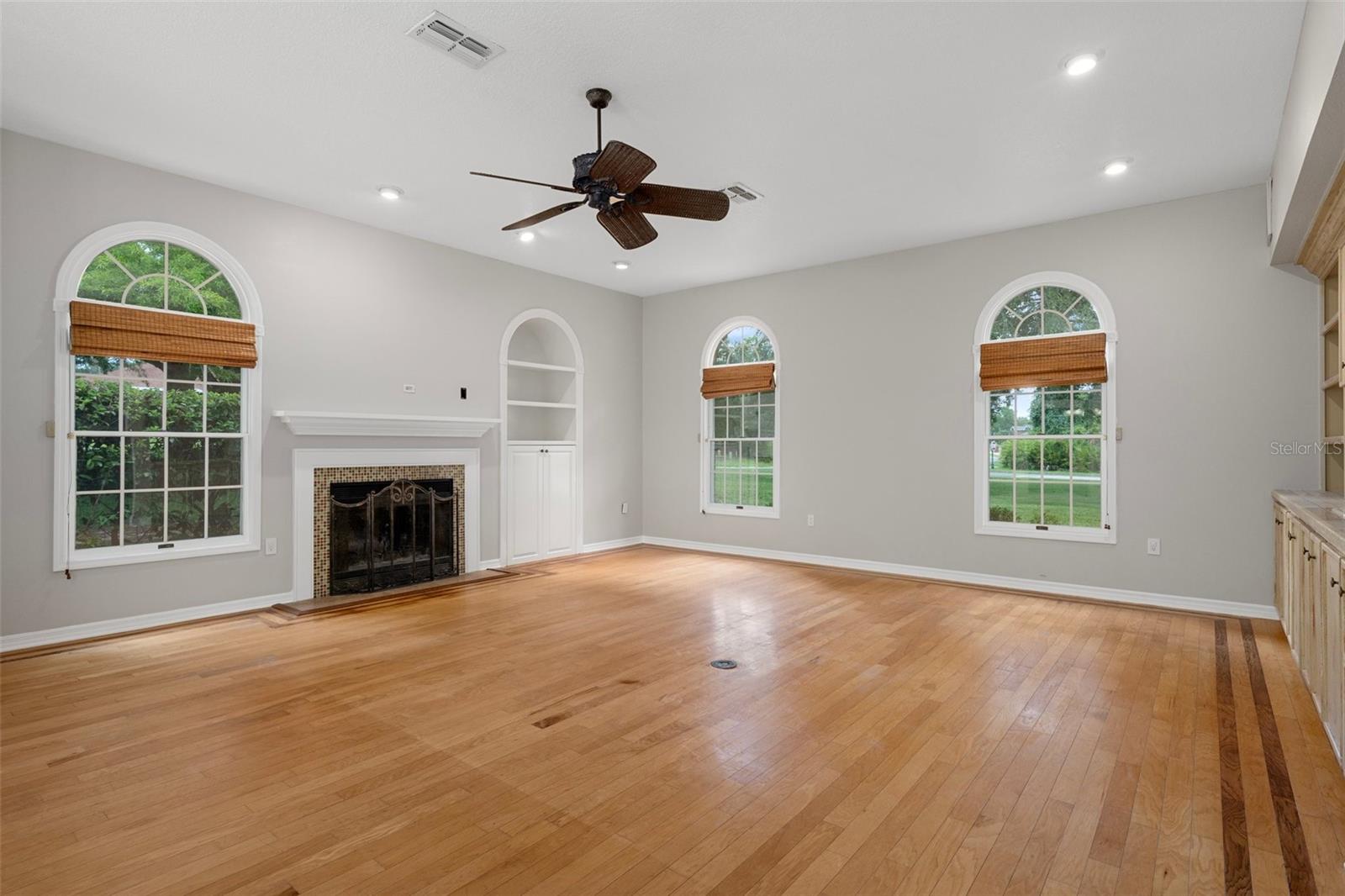 WATERS OF WEEKI WACHEE - Residential