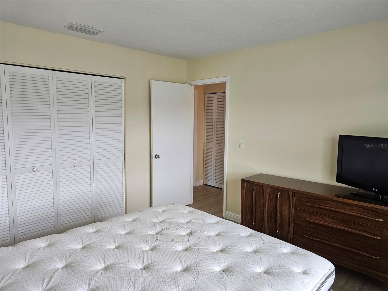 CAMBRIDGE VILLAGE - Residential Lease