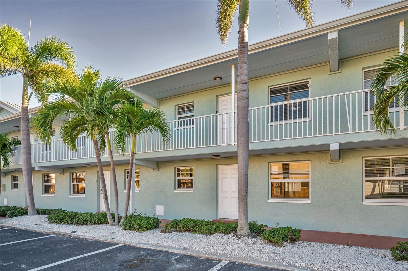 19417 GULF BOULEVARD F207